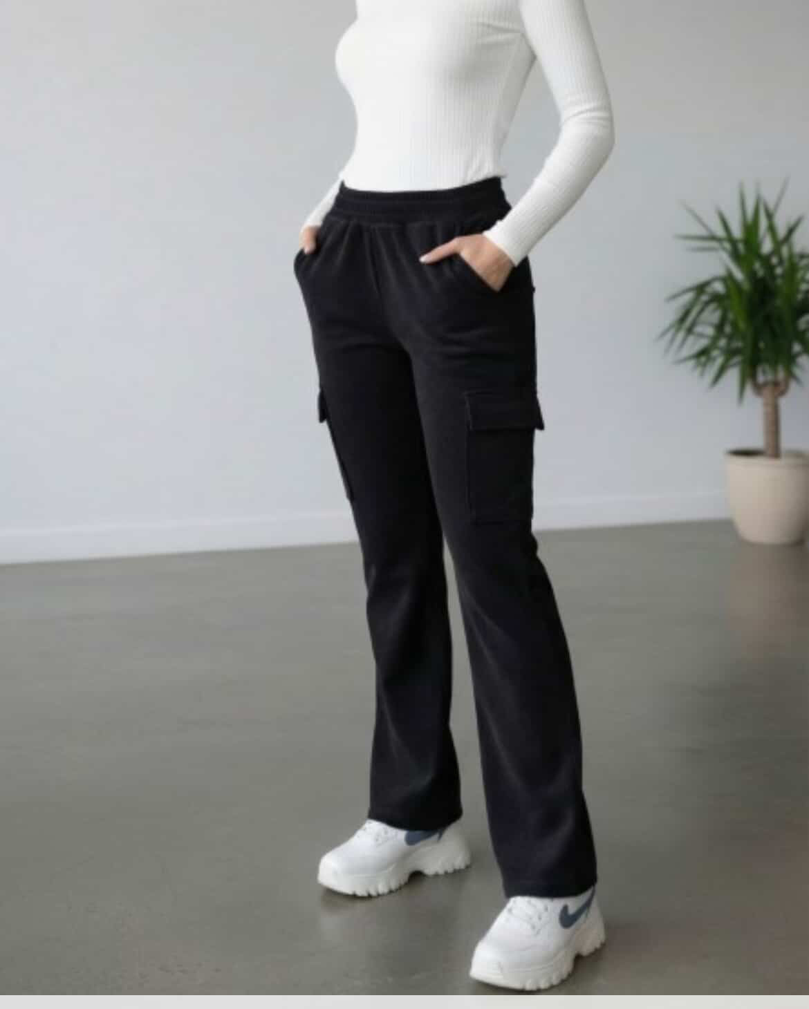 Cargo velour pants ￼